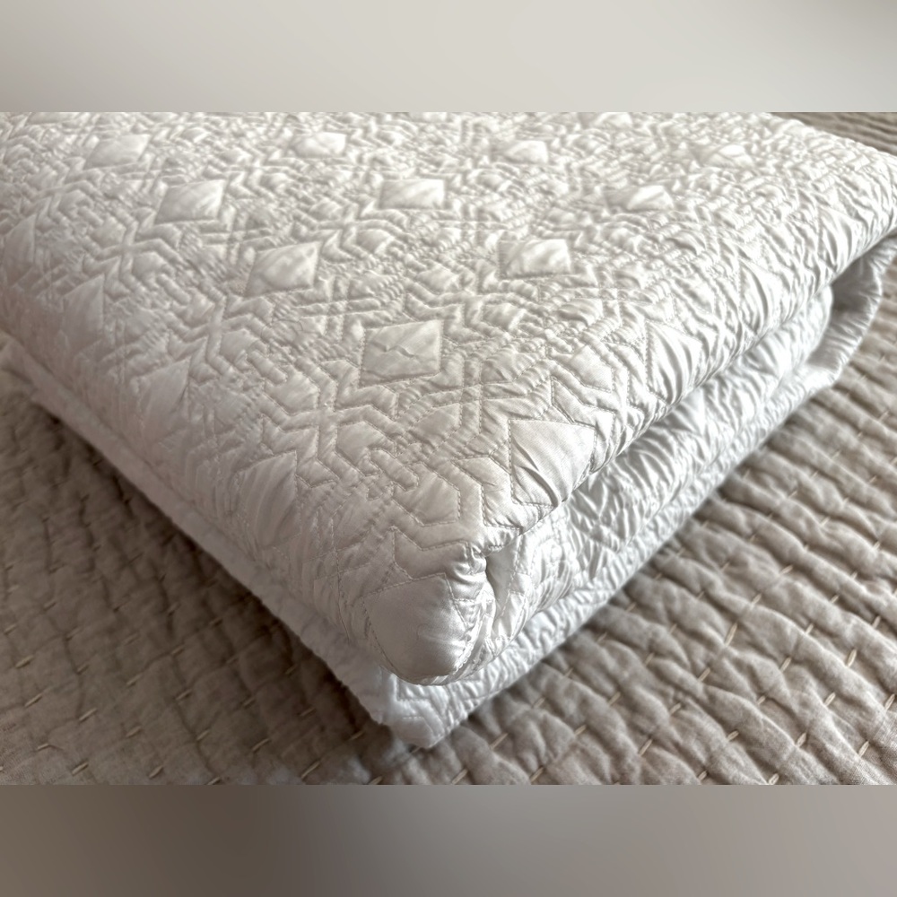 Charter Club White Textured Quilt